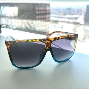Kendra Tortoise Brown and Blue Gradient Oversized Sunglasses